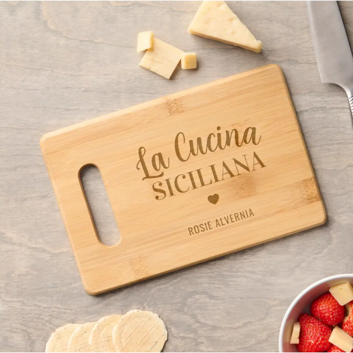 Wooden cutting board with 'La Cucina Siciliana' engraving and personalization. Italian housewarming gift, gift for her, gift for him, wedding gift, anniversary gift, mother's day gift, father's day gift.