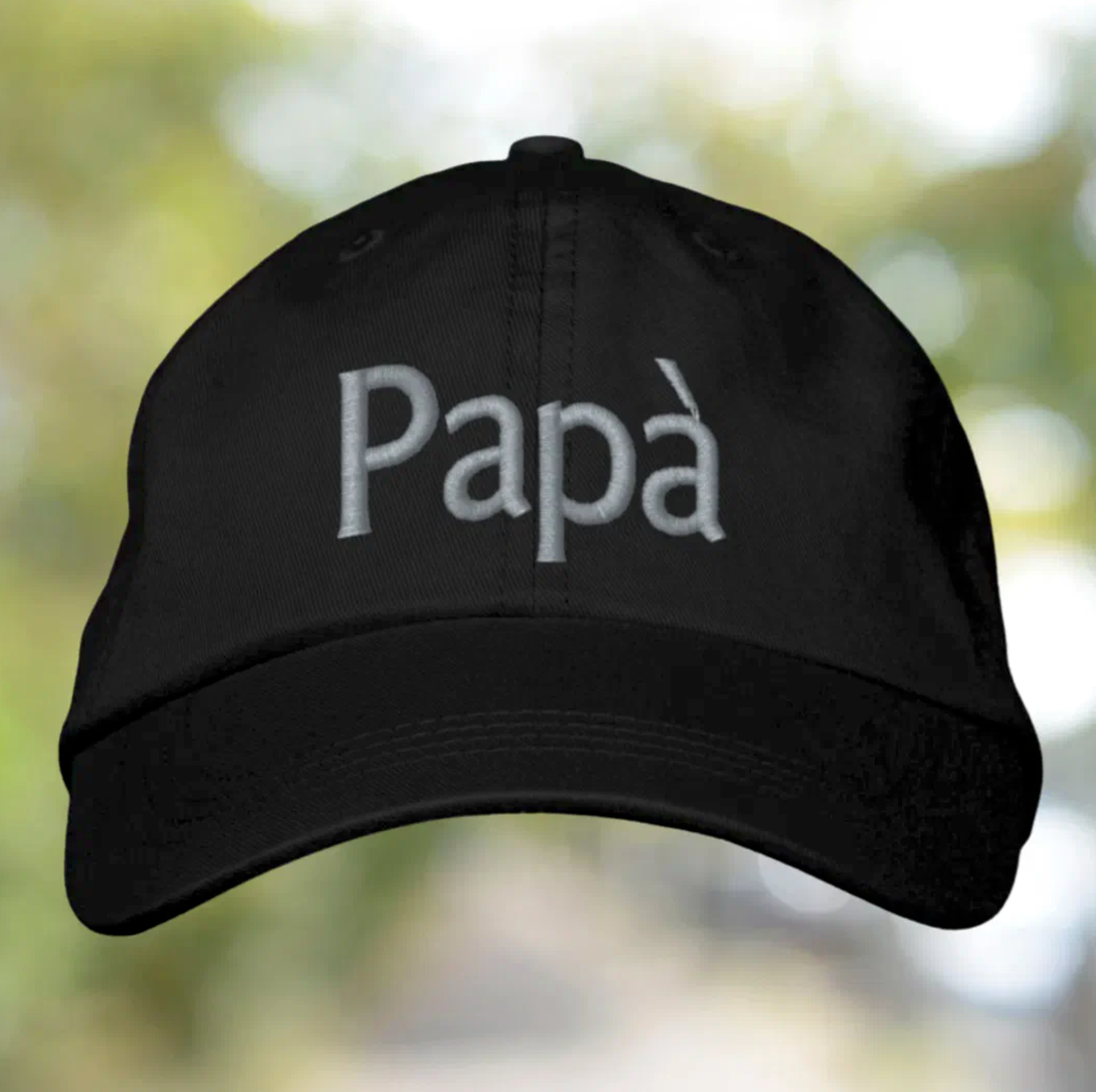Embroidered cap with 'Papà' (Dad). Italian heritage accessory, gift for him, gift for dad, custom headwear, family gift, birthday gift, Christmas gift, Father's Day gift, and personalized cap for Italian father pride.