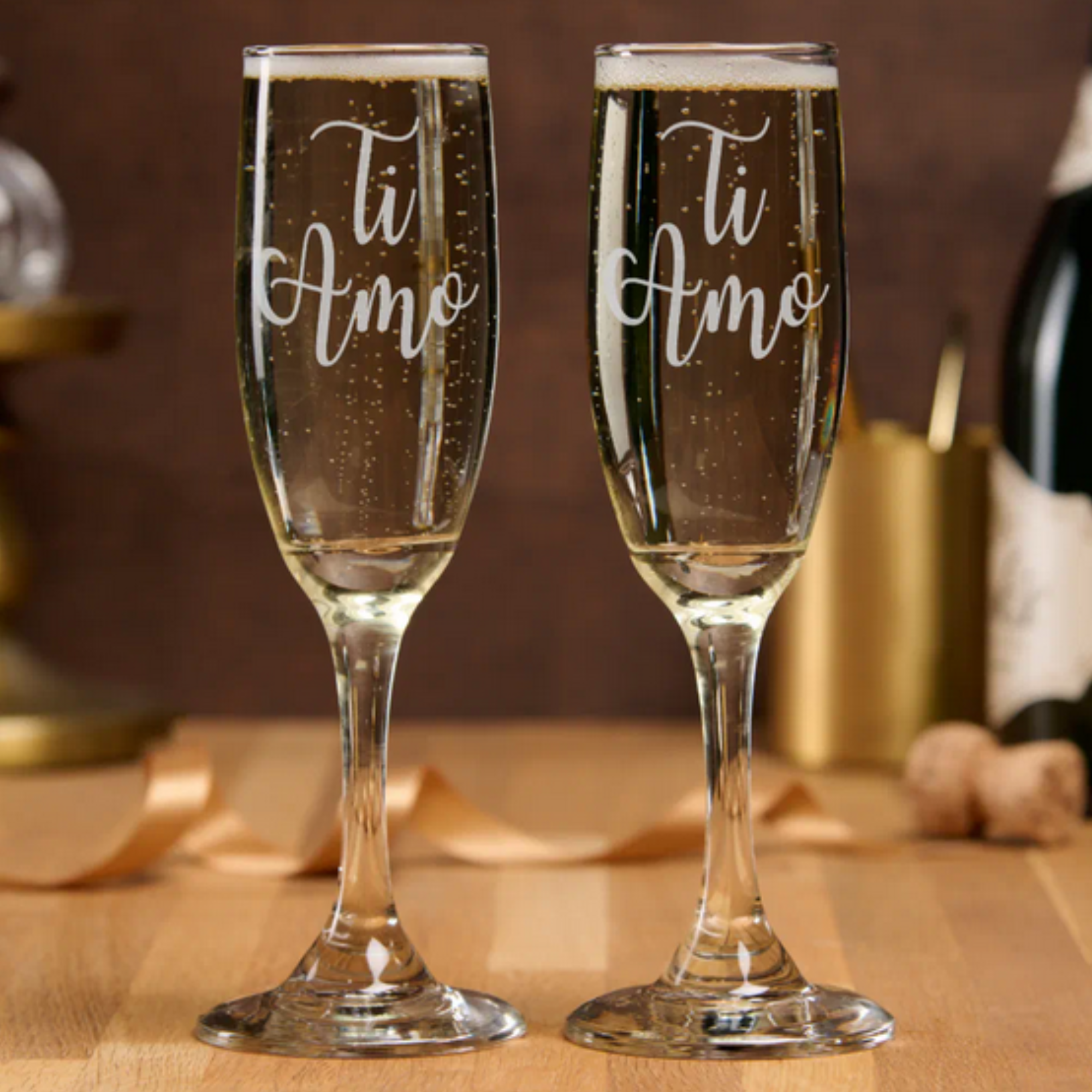 Two champagne flutes with etched Ti Amo (I love you) for Italian wedding table decor, wedding gift, anniversary gift, or valentines gift, gift for him, gift for her, gift for couples.