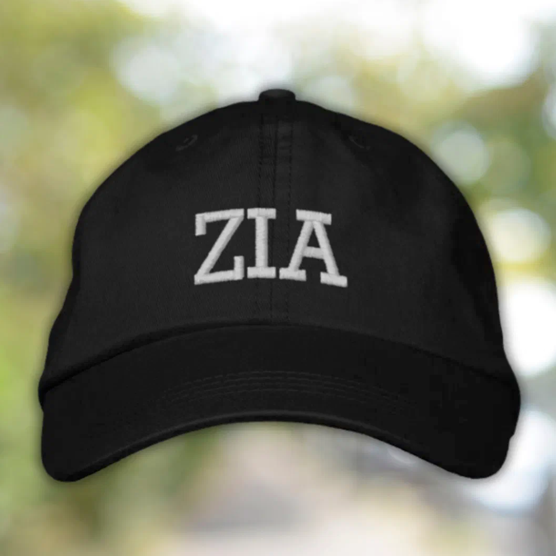 Embroidered cap with 'Zia' (Aunt). Italian heritage accessory, gift for her, gift for aunt, custom headwear, family gift, birthday gift, Christmas gift, and personalized cap for Italian aunt pride.