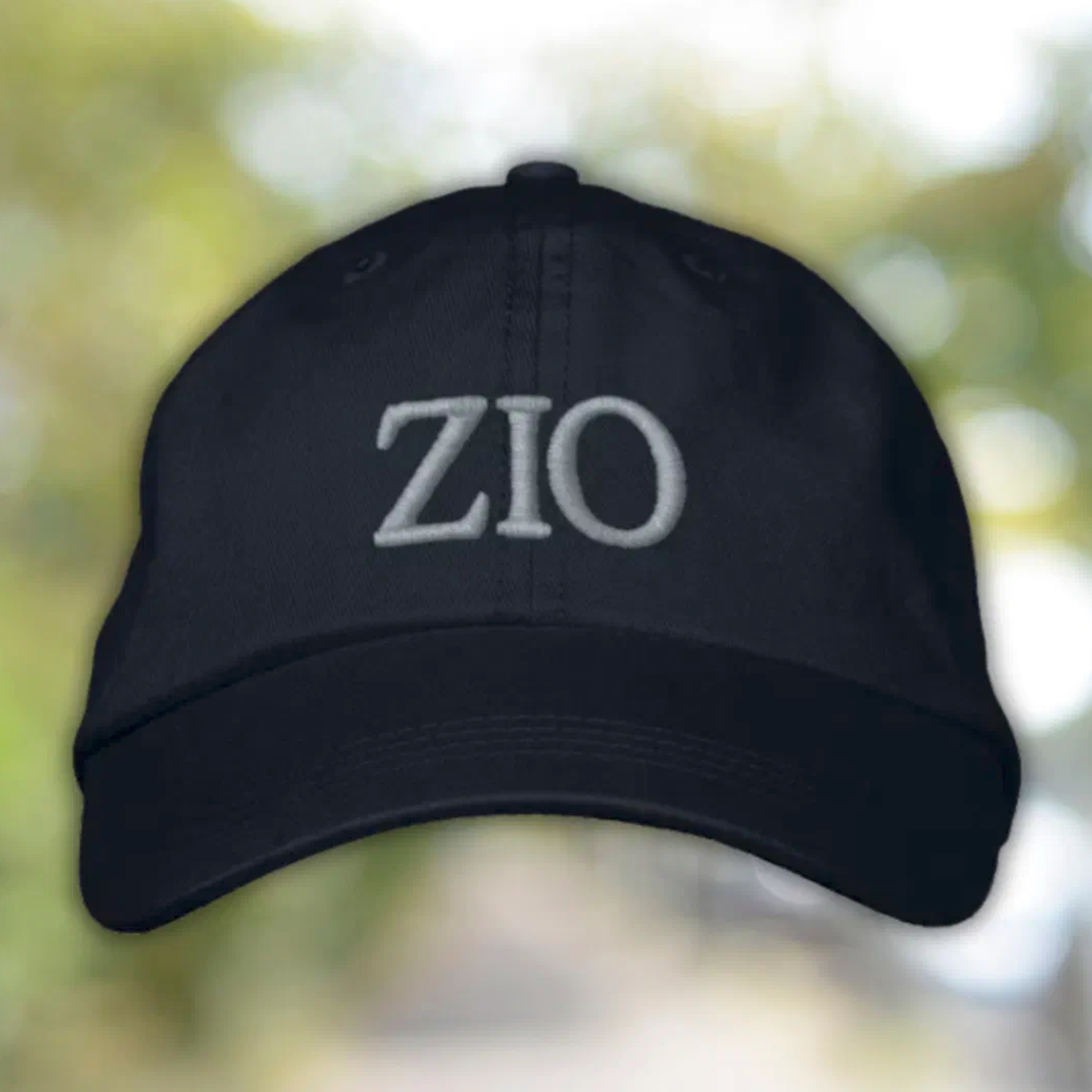 Embroidered cap with 'Zio' (Uncle) and personalized name or text. Italian heritage accessory, gift for him, gift for uncle, custom headwear, family gift, birthday gift, Christmas gift, Father's Day gift, and personalized cap for Italian uncle pride.